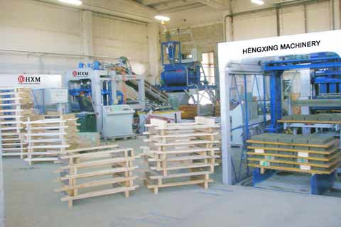 愛沙尼(ní)亞混凝(níng)土磚機(ji)客戶現(xian)場