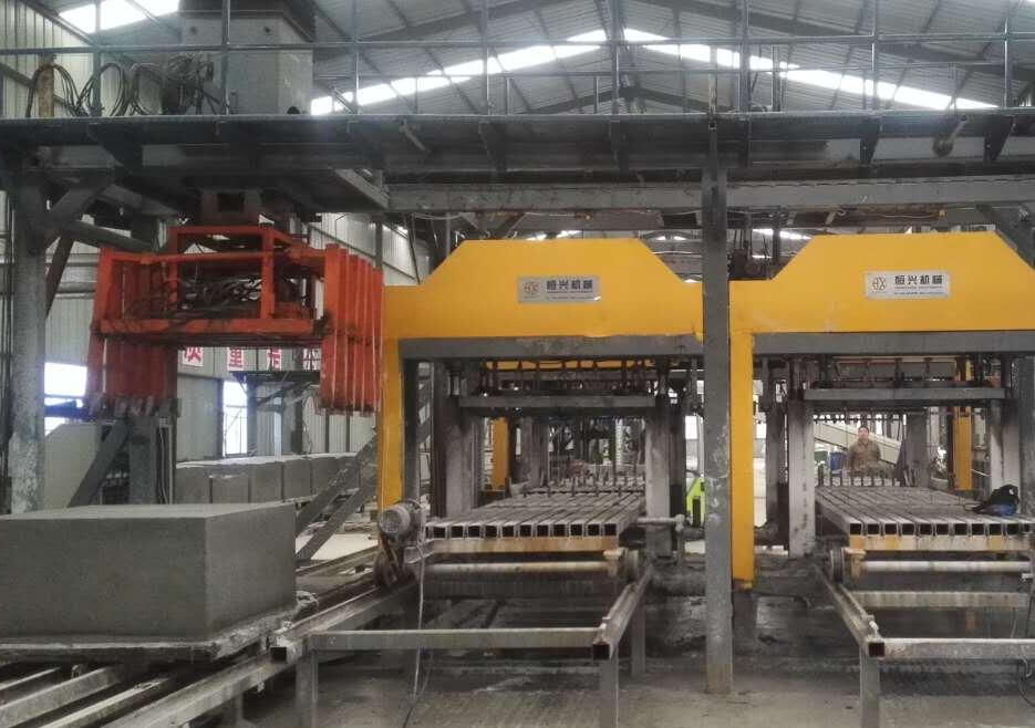 免蒸加(jia)氣塊設(she)備 水泥(ní)發泡砌(qì)塊設備(bei)視頻