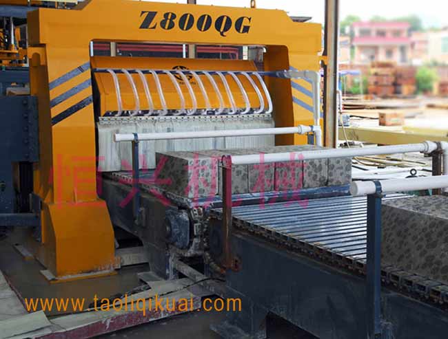 陶粒(lì)泡沫混凝土(tu)砌塊切割設(shè)備|水泥發泡(pào)磚切割生産(chǎn)線