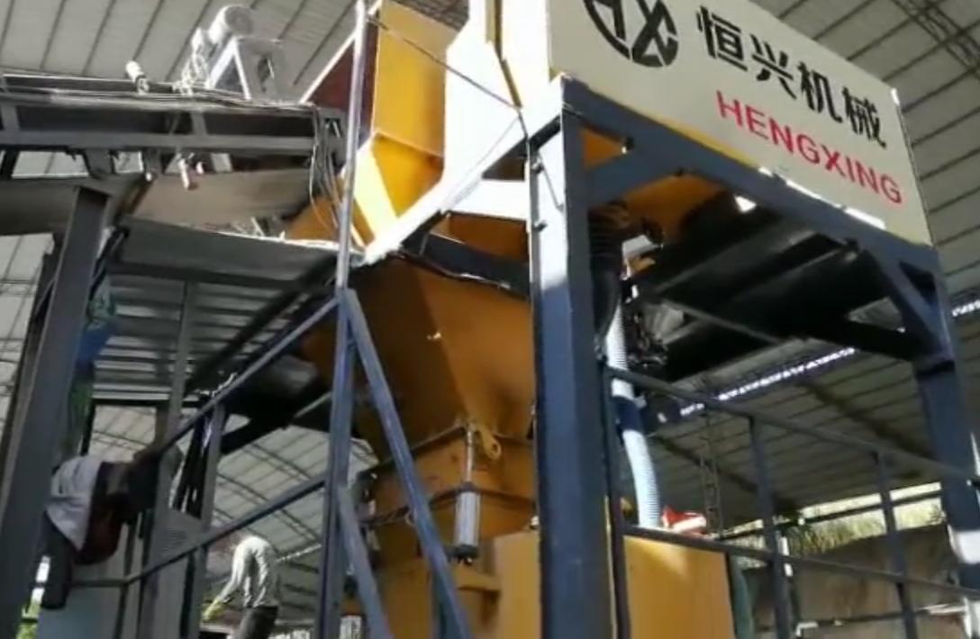 免蒸(zhēng)加氣塊(kuài)設備 免(mian)蒸加氣(qi)磚生産(chǎn)線現場(chang)視頻