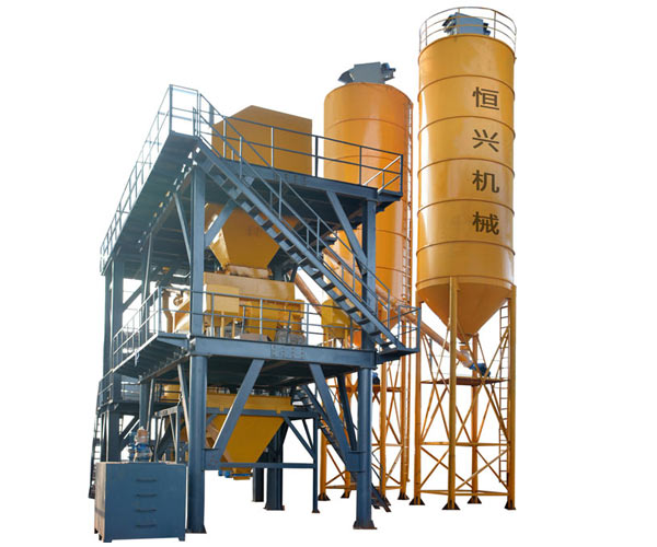 勻質保(bao)溫砌塊攪拌澆(jiāo)注設備